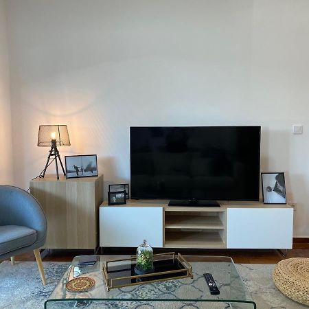 Galaxy Home Spacious & Renovated Apartment Atenas Exterior foto