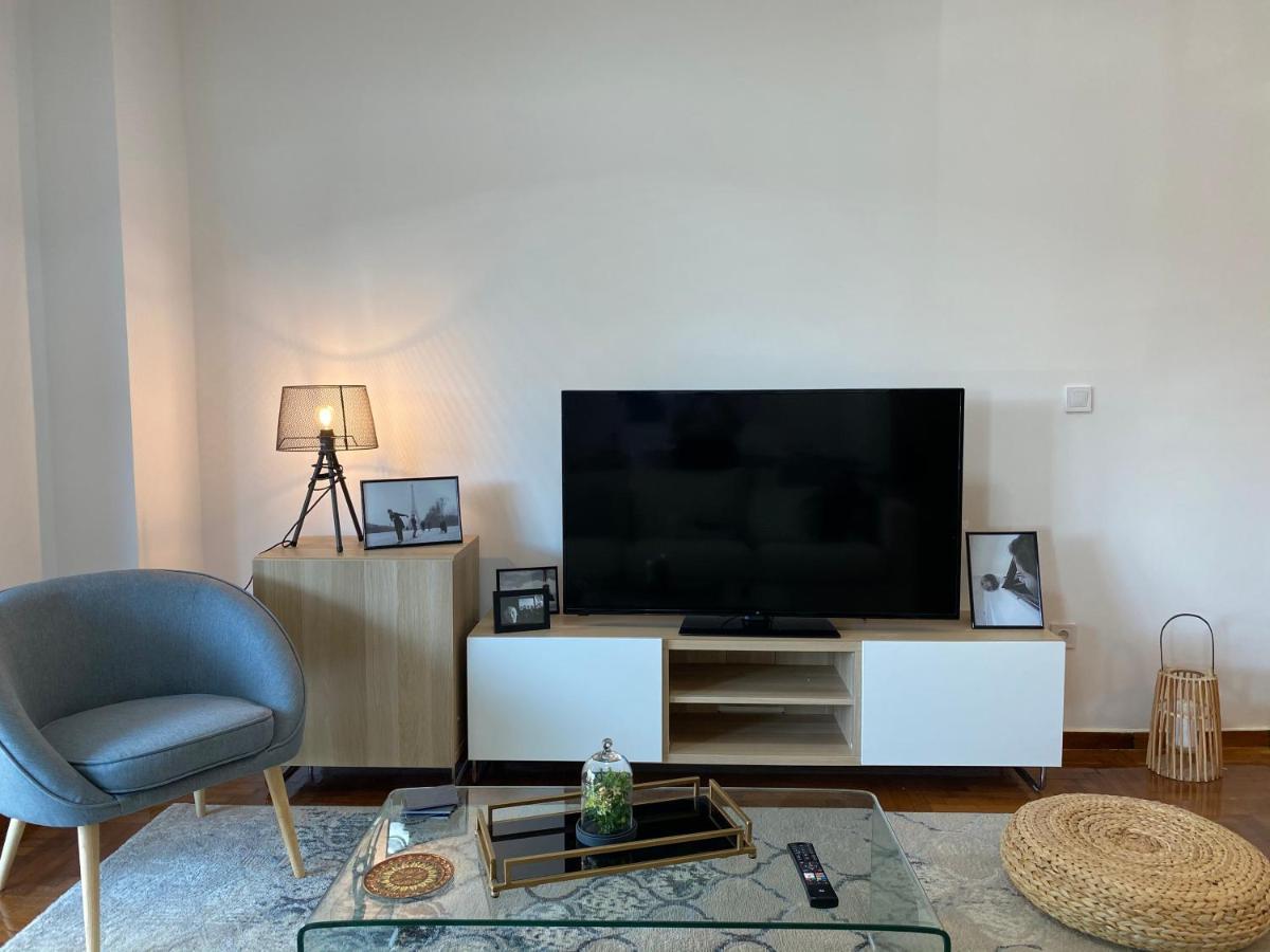 Galaxy Home Spacious & Renovated Apartment Atenas Exterior foto