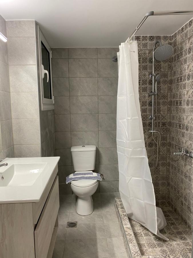 Galaxy Home Spacious & Renovated Apartment Atenas Exterior foto